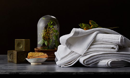Fine Italian hotel collection of high-end bath towels, luxury hand towels, premium wash cloths, and bath mats.